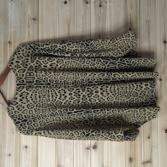 Chico's Top Womens XL Leopard Print Tie Front Shawl Size 3 - Picture 4 of 6